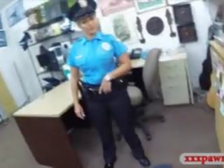 Latina policija uradnik umazano video s pawn moški pri na pawnshop