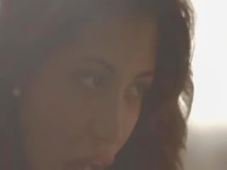 Endah feature veronica in art clip