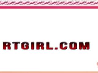 Hor brunet trans tugs her sik until she cums