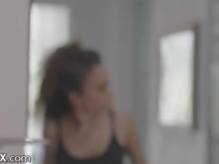 Eroticax - 轟動的 貓 burgler 得到 caught&comma; 砰 & 咂