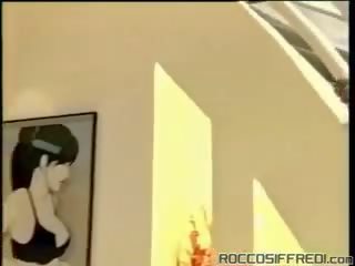 Götüne jaýirmak enjoys this hujuwly hungry gal who likes to be banged