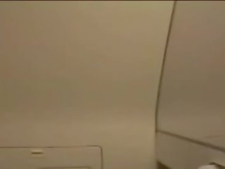 日本语 女儿 手淫 在 airplane 浴室