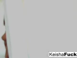 Magnificent tremendous keisha šedá škádlí a fucks