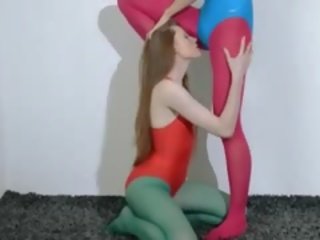 털이 많은 lezzies 에 나일론 바지 사랑하는