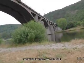 Hunt4k. 교활한 bloke forces stripling 에 판매 단 고양이 의 그의 여자