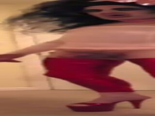 ブルネット ファンシー 女性 で 光 ピンク ドレス