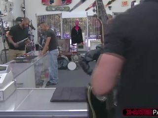 A brunet jana trades bigtits for pul