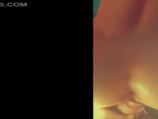 브루 넷의 사람 와 에이 거드름을 피우는 바보 촬영 집에서 만드는 트리플 엑스 클립