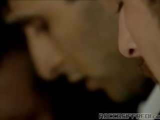 Götüne jaýirmak introduces love smut nymphs içinde his maşyn and his lover come to help
