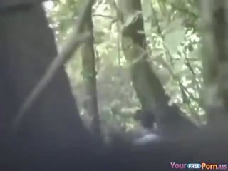 Voyér busts puberťáci zkurvenej v the lesní film