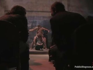 Groovy 유혹하는 아가씨 섹시한 helpers 엿