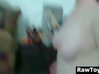 Червенокоси същество прецака от тя машина