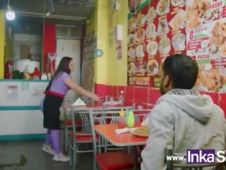 Mesera blanca madura se folla 一 黑人 陳健波 無 pagar su comida