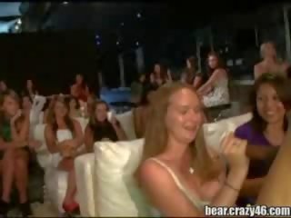 Мінет оргія на вечірка