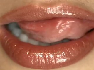 Inari Vachs begins Booty Bounce And Mouth Scream