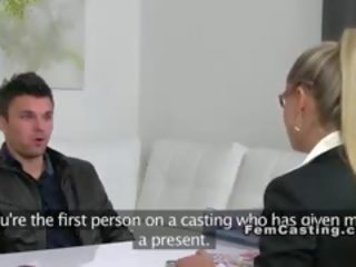 Blondinke ženska sredstvo v nogavičke