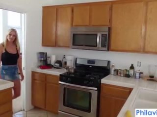 Philavise-the i ri dhe curious hap mami whips jashtë një i mirë organ seksual i mashkullit