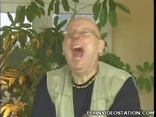 Breasty 脏 夹 明星 挑逗