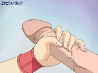 L'anime déesse avec énorme nichons obtient gangbanged