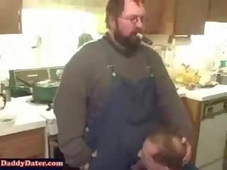DaddyDater Cigar Daddy Bear gets his Big peter Sucked