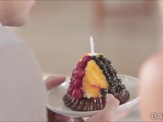 Kiara 과 카라 있다 에이 생일 삼인조