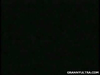 Tattoed 할머니 입