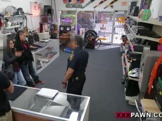 一 一對 的 母狗 試著 到 rip 我 離