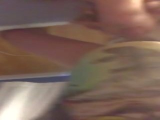 Amatoriale giovanissima milf succhia pene